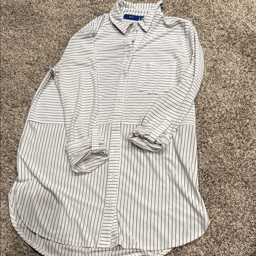 Apt. 9 Black and White Casual Button Down Long Maternity Shirt
